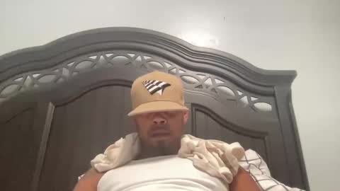 Snapshot of puffindro chatting on October 2025 06:56:01 PM PuffinDro online show from October 2025 06:56:01 PM