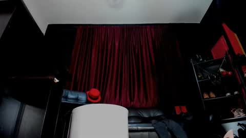 Snapshot of puffy_love chatting on December 2024 08:33:02 AM MissPuffyLove online show from December 2024 08:33:02 AM