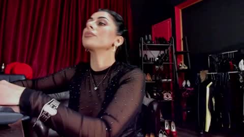 Snapshot of puffy_love chatting on February 2025 09:09:01 PM MissPuffyLove online show from February 2025 09:09:01 PM