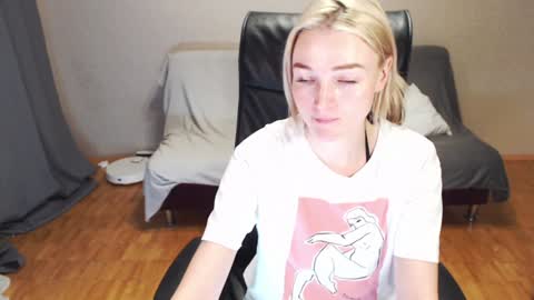 Snapshot of puma_ma chatting on December 2024 02:42:02 PM Polly online show from December 2024 02:42:02 PM