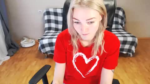 Snapshot of puma_ma chatting on January 2025 07:42:01 AM Polly online show from January 2025 07:42:01 AM