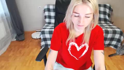 Snapshot of puma_ma chatting on February 2025 04:58:01 AM Polly online show from February 2025 04:58:01 AM