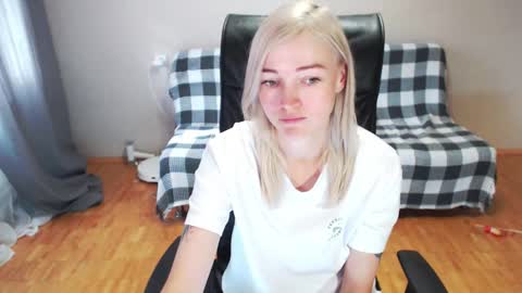 Snapshot of puma_ma chatting on September 2025 04:34:02 AM Polly online show from September 2025 04:34:02 AM