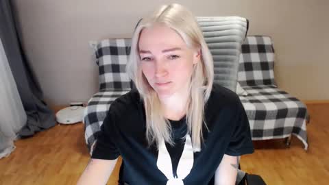 Polly online show from February 2026 04:27:01 AM