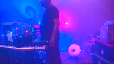 punkrunr083 online show from April 2026 11:30:02 AM