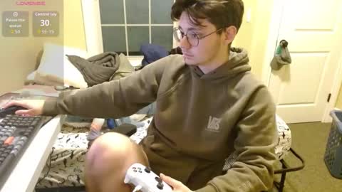 Snapshot of pupvex chatting on November 2025 06:55:01 AM Vander Waals online show from November 2025 06:55:01 AM