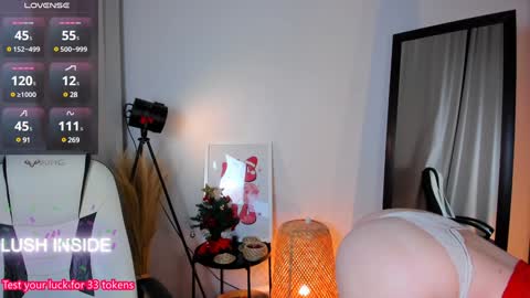 Snapshot of pure_flower_alison chatting on December 2024 05:00:02 PM Alison online show from December 2024 05:00:02 PM