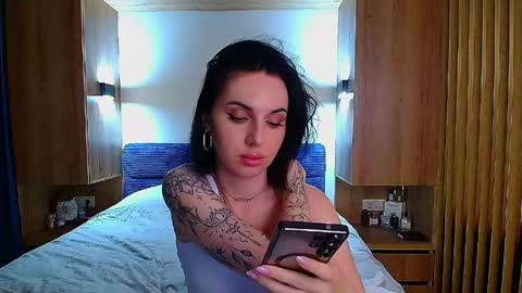 Julia online show from June 2026 05:15:02 PM