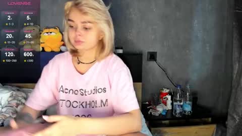 Snapshot of purebeautie chatting on September 2025 03:46:01 PM Katty online show from September 2025 03:46:01 PM