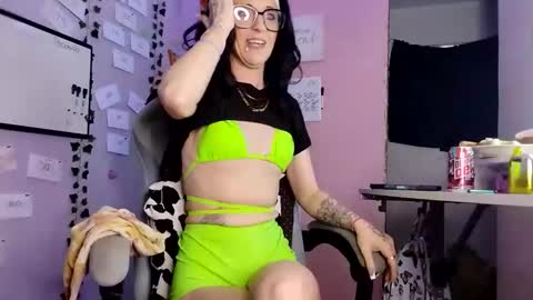 Purple2StayThnxxx online show from December 2025 10:40:02 PM