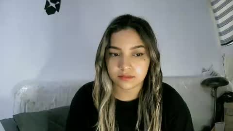 Lizzy online show from April 2026 06:49:02 PM