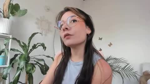Snapshot of purple_opal chatting on May 2026 06:13:01 PM Vero online from Tuesday to Sunday online show from May 2026 06:13:01 PM