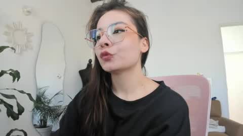 Snapshot of purple_opal chatting on June 2026 05:11:02 PM Vero online from Tuesday to Sunday online show from June 2026 05:11:02 PM
