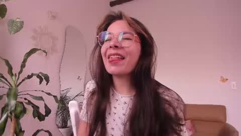 Snapshot of purple_opal chatting on June 2026 05:06:02 PM Vero online from Tuesday to Sunday online show from June 2026 05:06:02 PM