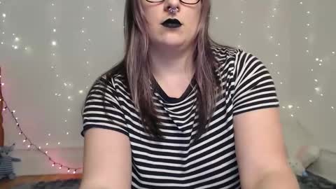 Snapshot of purplevanilla87 chatting on January 2025 02:17:01 AM Purple online show from January 2025 02:17:01 AM