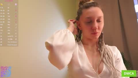 Sophie  Fav patterns 99199444press my buttons  see what happens  online show from November 2025 05:31:02 AM