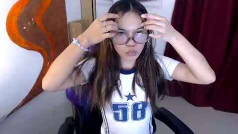 Snapshot of pussiswet_xx chatting on June 2026 05:54:02 AM jessy online show from June 2026 05:54:02 AM