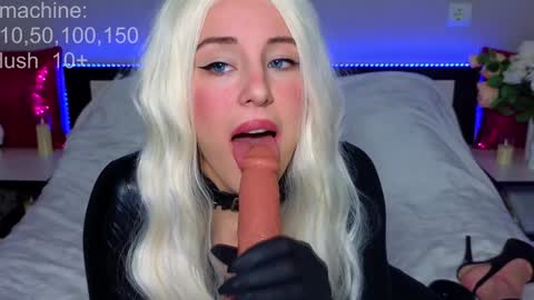 Snapshot of pussy_asmr chatting on December 2024 06:52:02 PM Monica online show from December 2024 06:52:02 PM