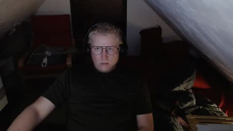 Snapshot of pussylovercb chatting on October 2025 08:27:02 PM pussylovercb online show from October 2025 08:27:02 PM