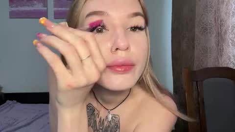 Snapshot of pussymoneywet chatting on September 2025 06:02:02 AM Lina online show from September 2025 06:02:02 AM