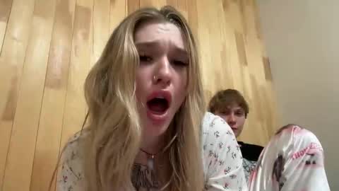 Snapshot of pussymoneywet chatting on September 2025 08:23:01 PM Lina online show from September 2025 08:23:01 PM