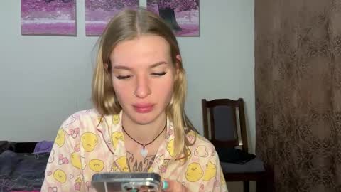 Snapshot of pussymoneywet chatting on September 2025 06:45:01 PM Lina online show from September 2025 06:45:01 PM