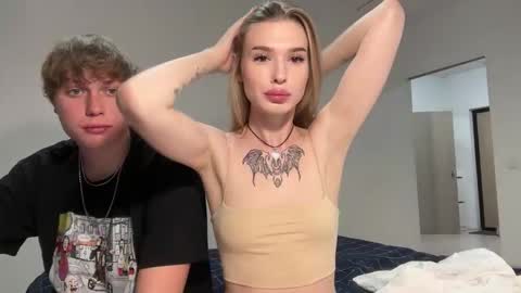 Snapshot of pussymoneywet chatting on September 2025 07:51:02 PM Lina online show from September 2025 07:51:02 PM