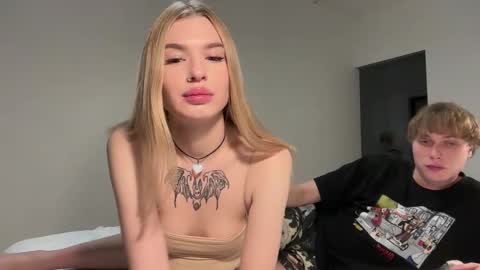 Snapshot of pussymoneywet chatting on October 2025 12:49:02 AM Lina online show from October 2025 12:49:02 AM