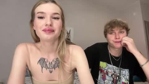 Snapshot of pussymoneywet chatting on October 2025 07:10:02 PM Lina online show from October 2025 07:10:02 PM