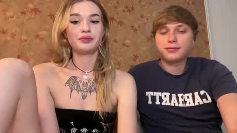 Snapshot of pussymoneywet chatting on October 2025 11:24:02 PM Lina online show from October 2025 11:24:02 PM