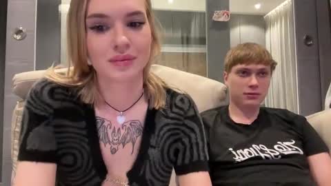 Snapshot of pussymoneywet chatting on October 2025 09:57:02 PM Lina online show from October 2025 09:57:02 PM