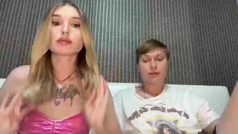 Snapshot of pussymoneywet chatting on October 2025 11:32:02 AM Lina online show from October 2025 11:32:02 AM