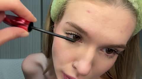 Snapshot of pussymoneywet chatting on November 2025 09:26:02 PM Lina online show from November 2025 09:26:02 PM