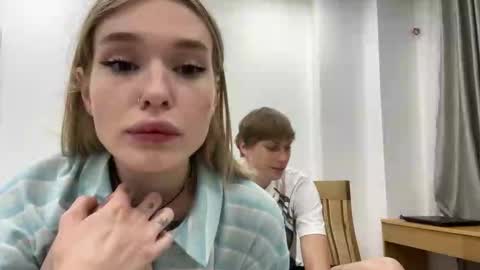 Snapshot of pussymoneywet chatting on November 2025 03:04:01 PM Lina online show from November 2025 03:04:01 PM