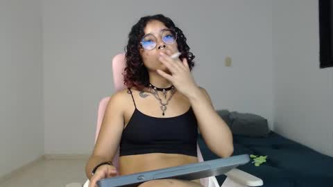 Snapshot of putakusan chatting on December 2024 01:48:01 AM Izumi online show from December 2024 01:48:01 AM