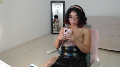 Snapshot of putakusan chatting on February 2025 01:57:02 AM Izumi online show from February 2025 01:57:02 AM