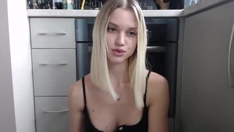 Milana online show from January 2025 11:00:02 AM