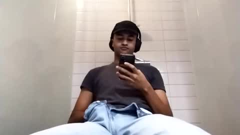 Snapshot of quadagio_0704 chatting on December 2024 07:44:01 PM quadagio online show from December 2024 07:44:01 PM