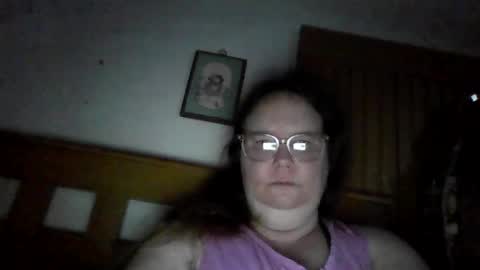 Snapshot of queen211869 chatting on December 2025 12:42:02 PM Queenjenny online show from December 2025 12:42:02 PM