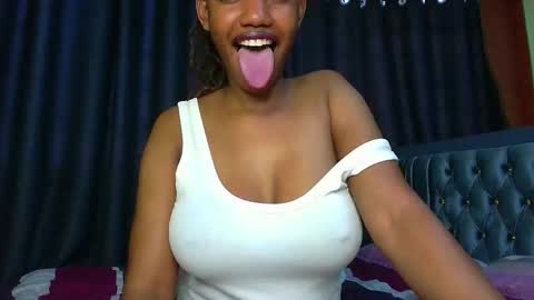 queen321850 online show from January 2026 02:10:02 PM