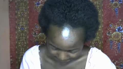 queen_banice online show from October 2025 06:01:01 PM