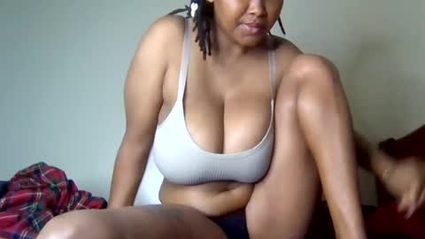 Snapshot of queen_doli chatting on July 2026 11:53:02 PM queen_doli online show from July 2026 11:53:02 PM