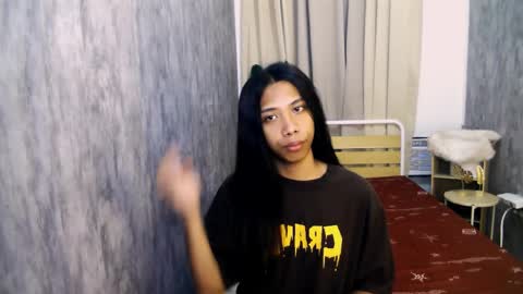 queen_gia online show from April 2026 06:41:01 PM