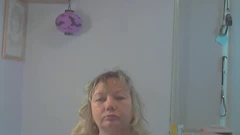 queen_jane8 online show from November 2025 02:17:01 PM