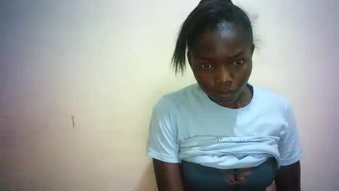 Snapshot of queen_joan chatting on February 2025 08:55:01 PM queen_joan online show from February 2025 08:55:01 PM