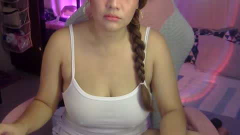 Snapshot of queen_kur chatting on June 2026 08:23:02 AM QueenHennessy online show from June 2026 08:23:02 AM
