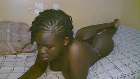 queen_latasha online show from April 2026 04:15:02 PM