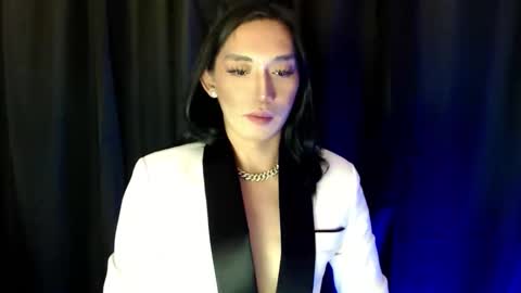 Snapshot of queen_lucifer chatting on November 2025 05:03:02 PM Queen Lucifer online show from November 2025 05:03:02 PM