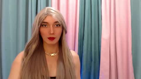 Snapshot of queen_lucifer chatting on November 2025 10:27:01 AM Queen Lucifer online show from November 2025 10:27:01 AM