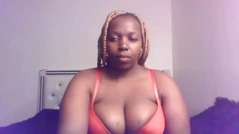Snapshot of queen_melanine chatting on April 2026 03:31:02 AM QUEEN online show from April 2026 03:31:02 AM